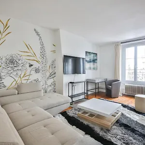 3-appartement-6perssvres-lecourbenecker.fr-paris.fr/